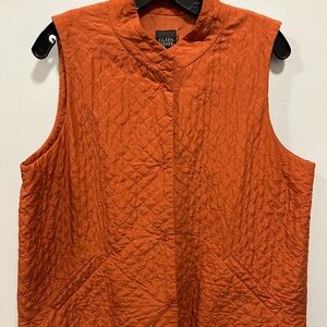 Silk Eileen Fisher vest. Covered snaps.